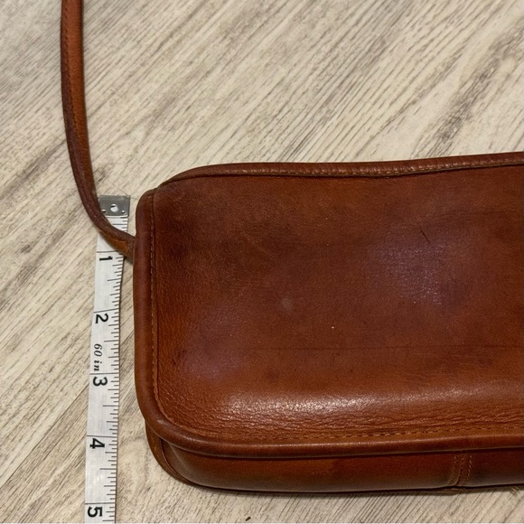 VINTAGE COACH British Tan Leather Zippered Crossbody Bag - EUC RARE - Picture 16 of 16